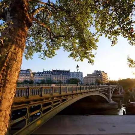Geranimus Quai De Seine Villa Paris